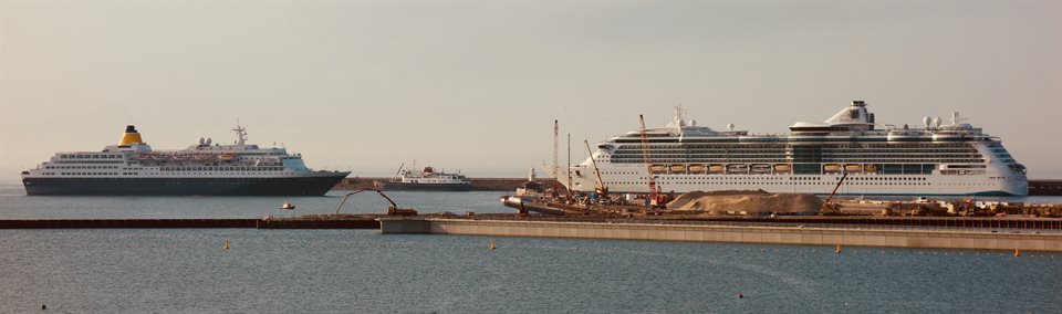Cruise Western Docks